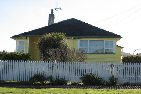Photo of property in 49 Goldsmith Crescent, Levin, 5510