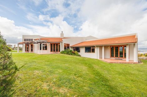 Photo of property in 25 Schnell Drive, Kelvin Grove, Palmerston North, 4414