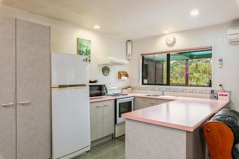 Photo of property in 25 Caspian Close, New Lynn, Auckland, 0600