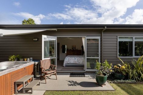Photo of property in 16 Kayelene Place, Omokoroa, 3114