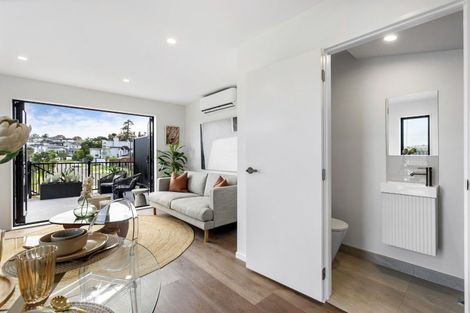 Photo of property in 4/4 Limestone Drive, Hobsonville, 0616