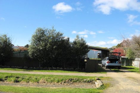 Photo of property in 28 Charles Street, Takapau, 4203