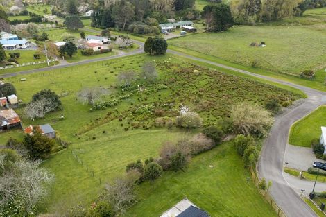 Photo of property in 34 Jervois Terrace, Ohau, Levin, 5570