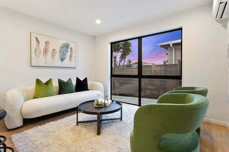 Photo of property in 1b Valron Road, Te Atatu South, Auckland, 0602