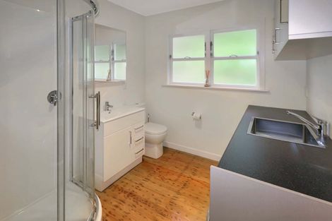 Photo of property in 16 Redwood Avenue, Tawa, Wellington, 5028