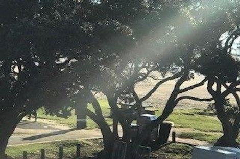 Photo of property in 17 The Strand, Takapuna, Auckland, 0622