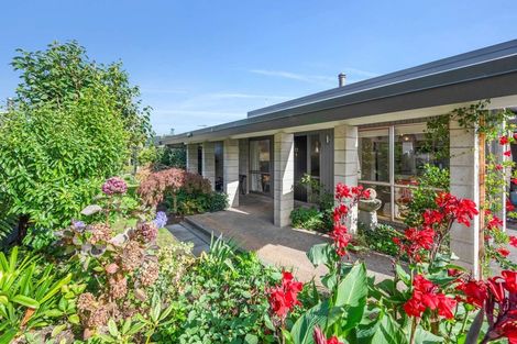 Photo of property in 72 Puketapu Road, Taradale, Napier, 4112