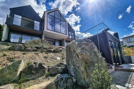 Photo of property in 66 Cedar Drive, Kelvin Heights, Queenstown, 9300