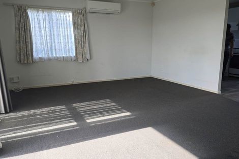 Photo of property in 73a Heathdale Crescent, Papakura, 2110