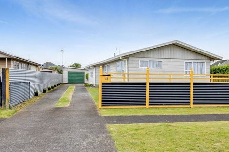 Photo of property in 18 Kamahi Avenue, Hawera, 4610