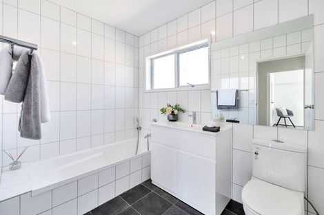 Photo of property in 1/135 Glamorgan Drive, Torbay, Auckland, 0630