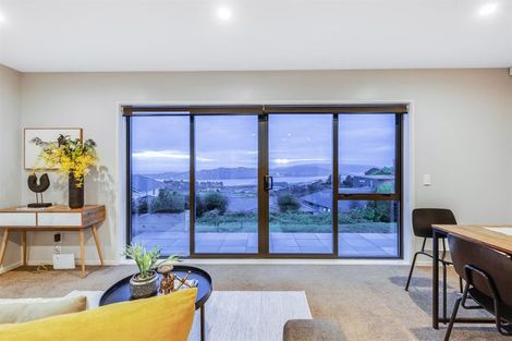 Photo of property in 9 Glenorchy Way, Aotea, Porirua, 5024