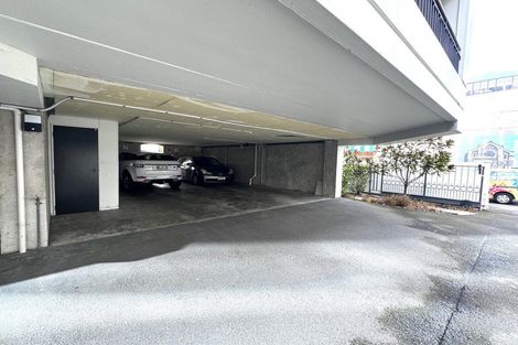 Photo of property in Regent Courts, 2/75 Gloucester Street, Christchurch Central, Christchurch, 8013