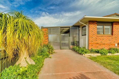 Photo of property in 1/12 Avenue Road, Greenmeadows, Napier, 4112