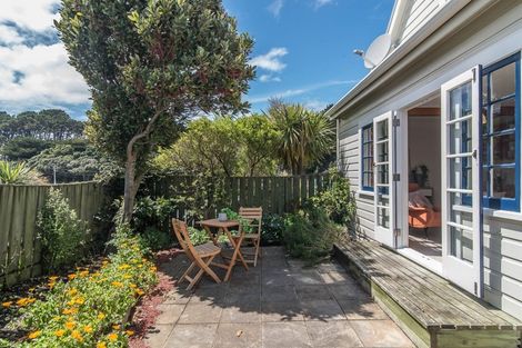 Photo of property in 20 Glendavar Street, Berhampore, Wellington, 6023