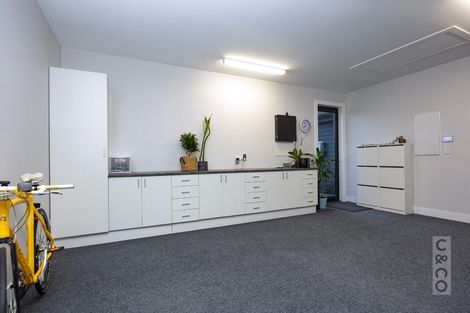 Photo of property in 21 Vogwill Road, Kumeu, 0810