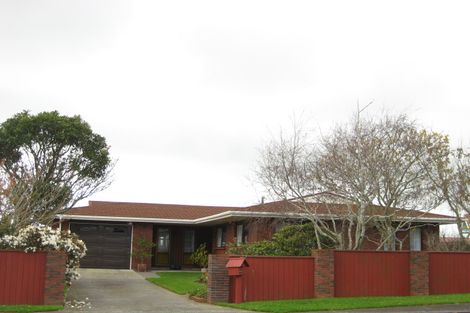 Photo of property in 22 Saint Ives Grove, Whalers Gate, New Plymouth, 4310