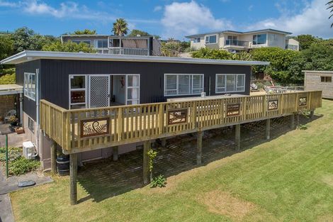 Photo of property in 1 Moera Place, Stanmore Bay, Whangaparaoa, 0932