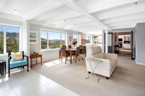 Photo of property in 14 Cavalry Close, Crofton Downs, Wellington, 6035