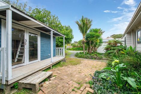 Photo of property in 42 Arodella Crescent, Ranui, Auckland, 0612