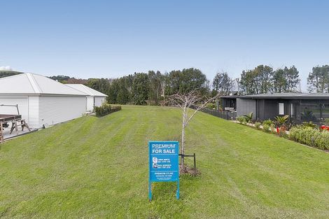 Photo of property in 6 Awanui Crescent, Matakana, 0985