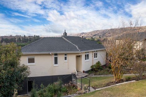 Photo of property in 34 Branxholm Street, Roxburgh, 9500