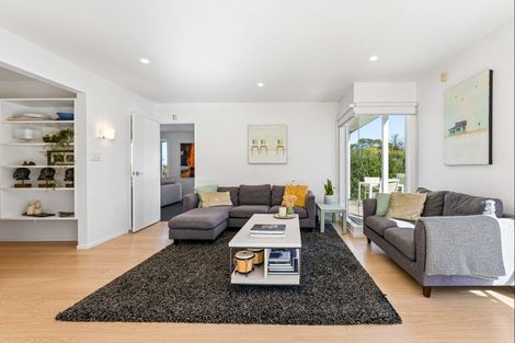 Photo of property in 15b Wilding Avenue, Northcote Point, Auckland, 0627