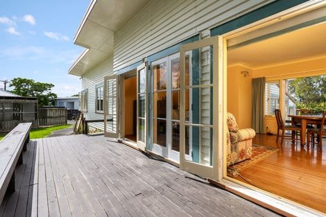 Photo of property in 36a Parakai Avenue, Parakai, 0830