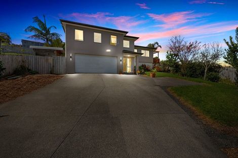 Photo of property in 36 Cape Vista Crescent, Pukekohe, 2120