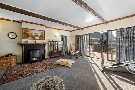 Photo of property in 1 Tapestry Grove, Silverstream, Upper Hutt, 5019