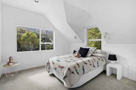 Photo of property in 45 Ferry Road, Days Bay, Lower Hutt, 5013