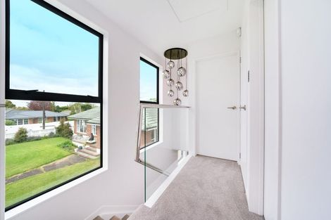 Photo of property in 2/60 Yeovil Road, Te Atatu Peninsula, Auckland, 0610