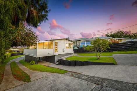 Photo of property in 18 Waimumu Road, Massey, Auckland, 0614