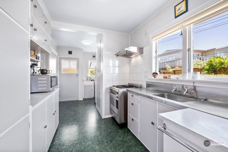 Photo of property in 85 Normandale Road, Normandale, Lower Hutt, 5010