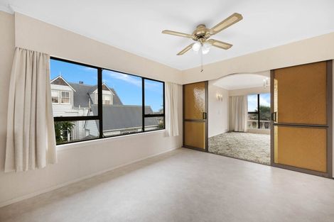 Photo of property in 44 Bradbury Road, Botany Downs, Auckland, 2010