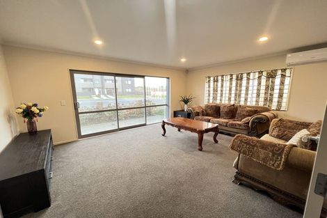 Photo of property in 394 Ormiston Road, Flat Bush, Auckland, 2019