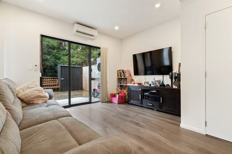 Photo of property in 75 Morihana Close, Glen Eden, 0602