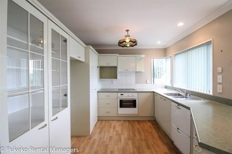 Photo of property in 2/28 Carnoustie Drive, Wattle Downs, Auckland, 2103
