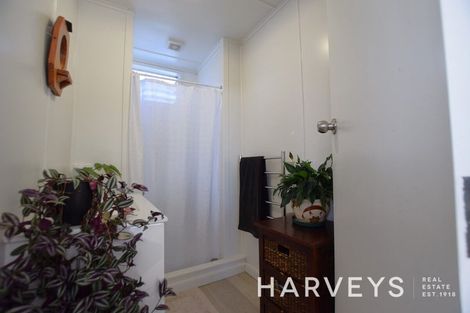 Photo of property in 13 Eastglen Road, Glen Eden, Auckland, 0602