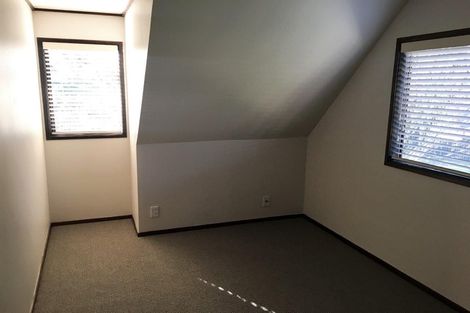 Photo of property in 2 Yarra Place, Botany Downs, Auckland, 2010