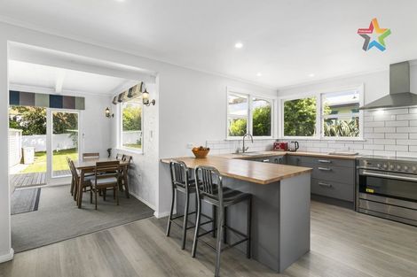 Photo of property in 9 Cedar Street, Maungaraki, Lower Hutt, 5010