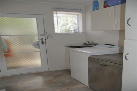 Photo of property in 27 Shearwater Street, One Tree Point, 0118