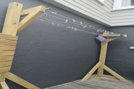 Photo of property in 6 Rixon Grove, Mount Victoria, Wellington, 6011