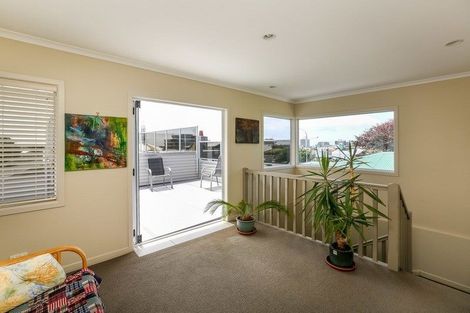 Photo of property in 73 Vivian Street, New Plymouth, 4310