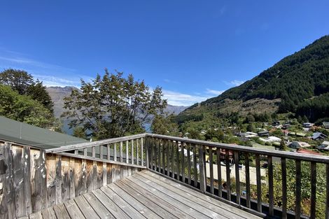Photo of property in 16 Mackinnon Terrace, Sunshine Bay, Queenstown, 9300