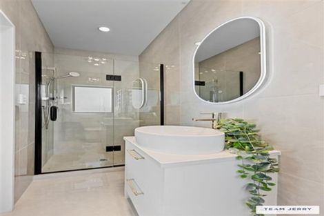 Photo of property in 63 Whare Kauri Road, Papakura, 2110