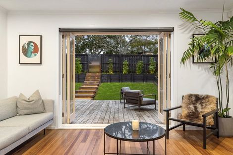 Photo of property in 1/15 Rodney Road, Northcote Point, Auckland, 0627