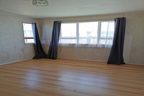 Photo of property in 6 Karamu Street, Te Atatu Peninsula, Auckland, 0610