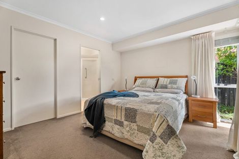 Photo of property in 31 Gillett Place, Botany Downs, Auckland, 2014