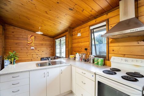 Photo of property in 41 Riversdale Drive, Merrilands, New Plymouth, 4312